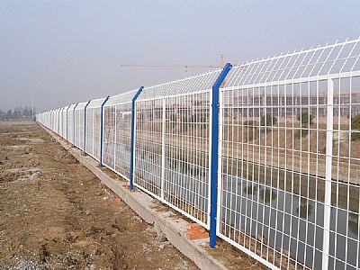 馬路護欄網價格 籃球鐵絲網 公路護欄網片