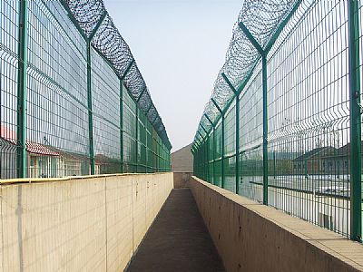 看守所鐵絲網