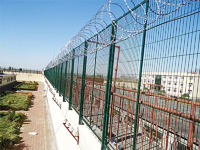 監獄鐵絲網圍欄